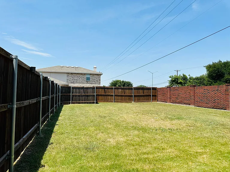 765 Lowe Dr — Photo 23