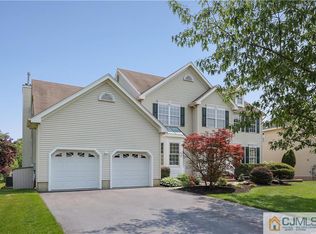 3 Hemlock Ct, East Brunswick, NJ 08816