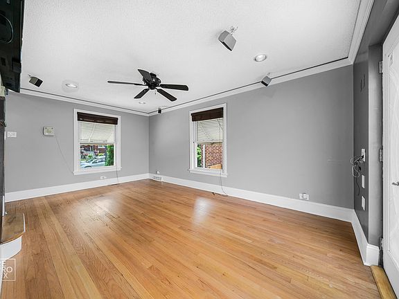 4th image of 3256 S 59th Ct