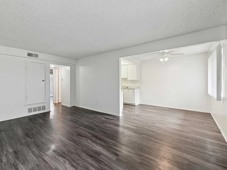 Belinda Apartment Homes — Photo 22