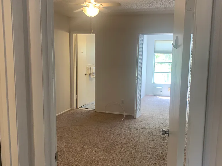 2427 Rhodesian Dr — Photo 11