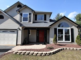 8 Longbrook Ln, Freehold, NJ 07728