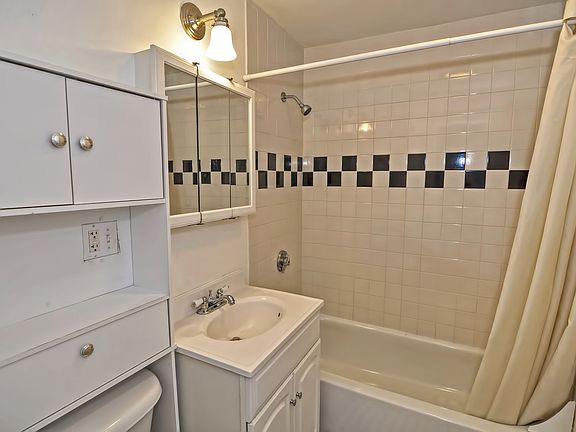 5th image of 44 Lafayette Ave APT 503