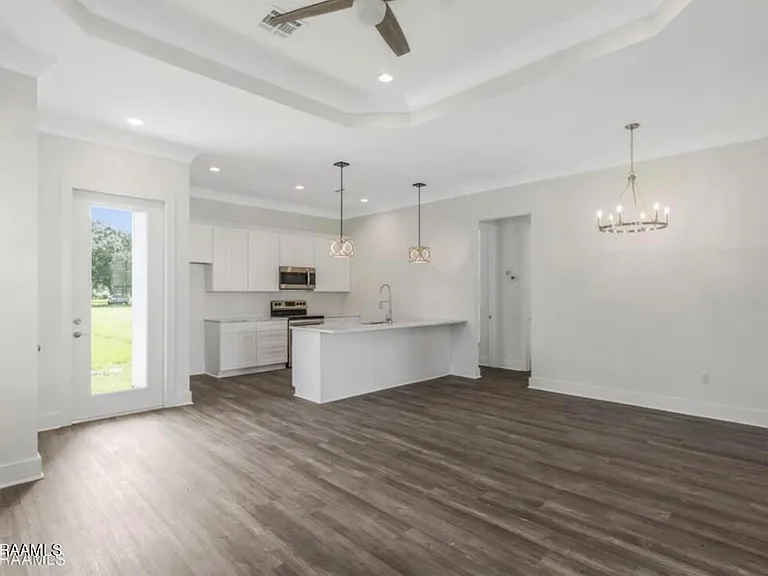 101 Santa Marta Dr — Photo 2
