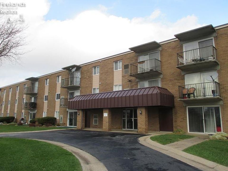 1st image of 1305 S Lake Wilmer Dr