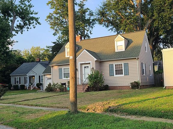 3rd image of 128 Wythe Crescent Dr