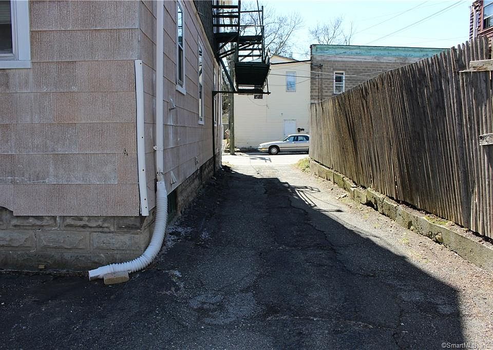 2nd image of 154 Turner Ave Floor 2