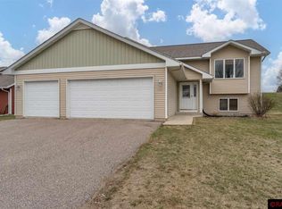 209 Falcon Run, Eagle Lake, MN 56024