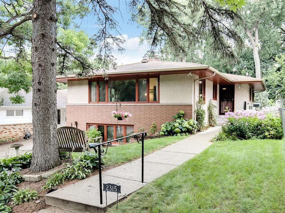1st image of 2315 Valentine Ave