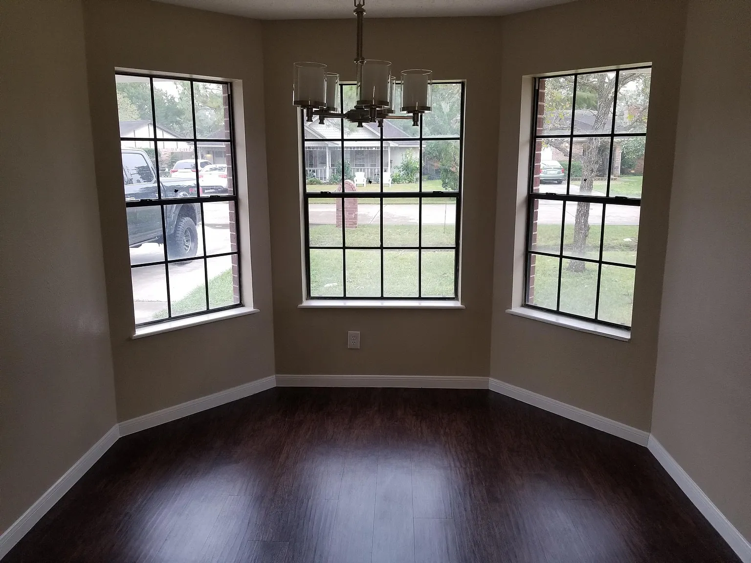 3 bed, 1383 sqft, $1,950 — Photo 3