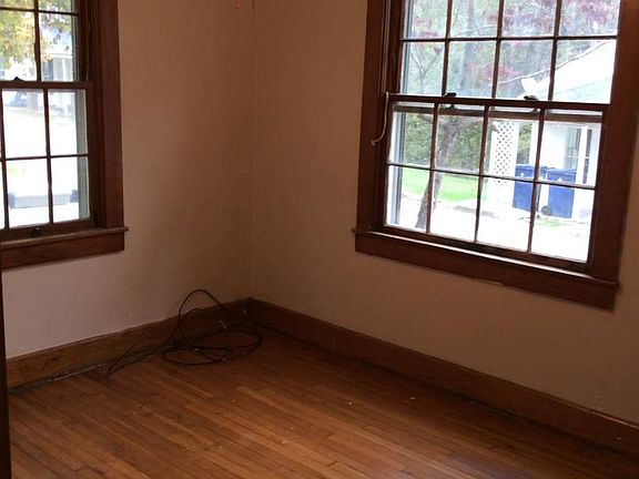 5th image of 105 N McCullum Ave