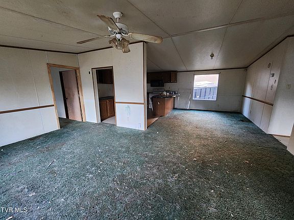 3rd image of 398 Tipton Ln