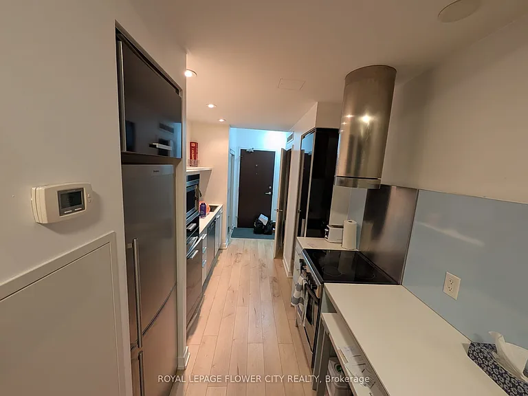 38 NW Dan Leckie Way #503 — Photo 3