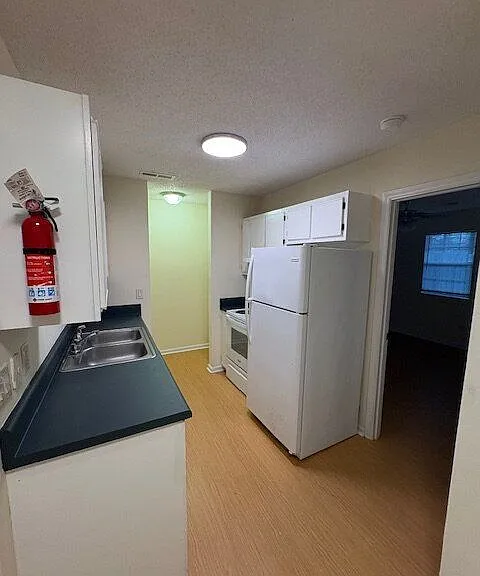 2004 Tower Pl #A — Photo 7