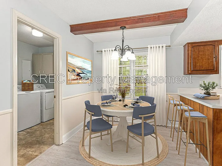 321 Shaftesbury Ln — Photo 5