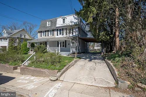 732 Buck Ln Photo 1
