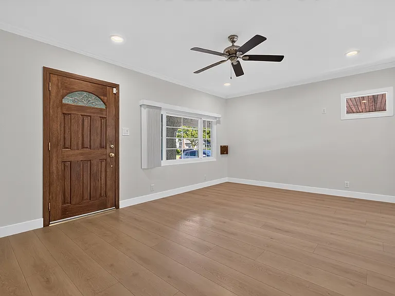 1811 N Avon St — Photo 10