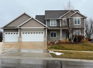 1912 Shannon Oaks Blvd NE, Rochester, MN 55906