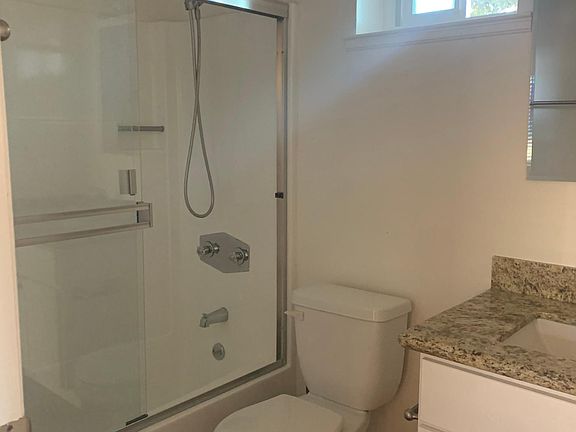 3rd image of 4-443 Pinehurst Ave #4