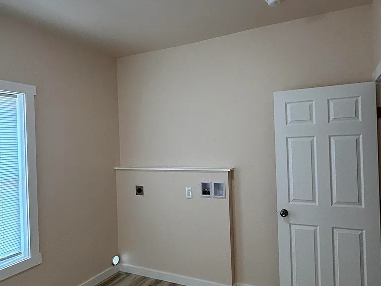 940 Reagan St — Photo 12