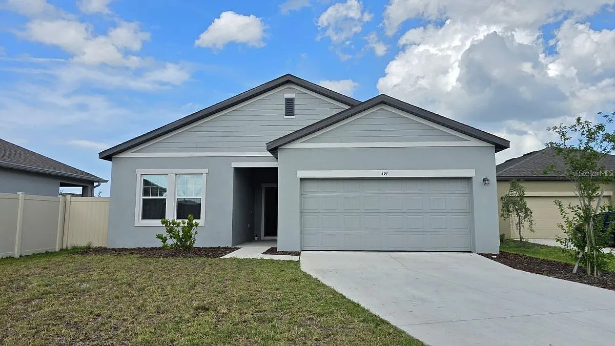 4 bed, 2.0 bath, 1910 sqft, $2,550 — Photo 1