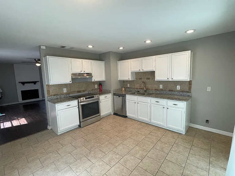 5940 Glacier Sun Dr — Photo 3