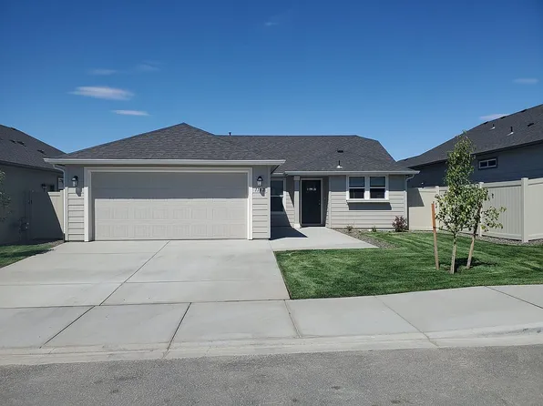 1182 SW Julia St, College Place, WA 99324