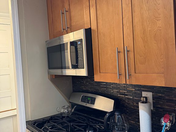 3rd image of 400 E 54th St APT 3D