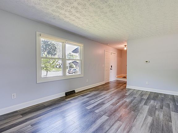 4th image of 2167 Maplewood Dr