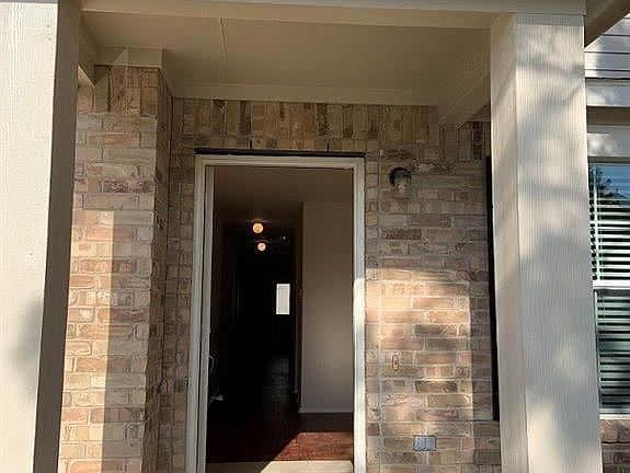 3rd image of 2518 Marble Manor Ln