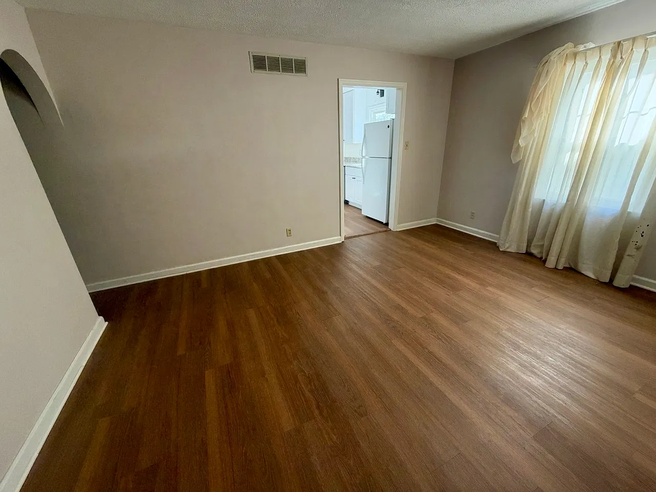 2 bed, 1008 sqft, $1,400 — Photo 2