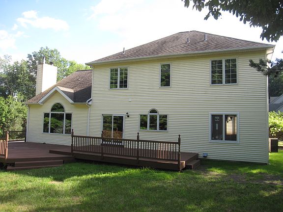 3rd image of 2 Woodstock Dr