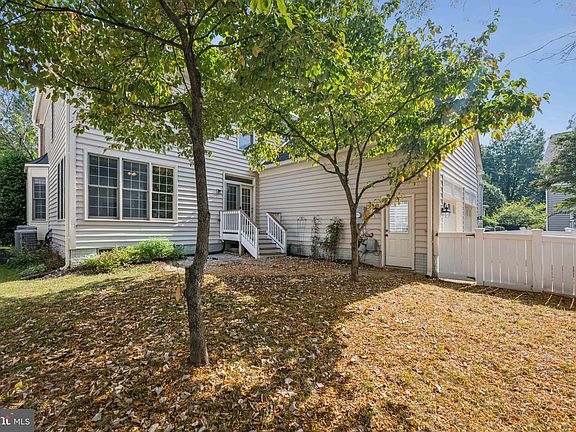 4th image of 102 Dunloggin Dr