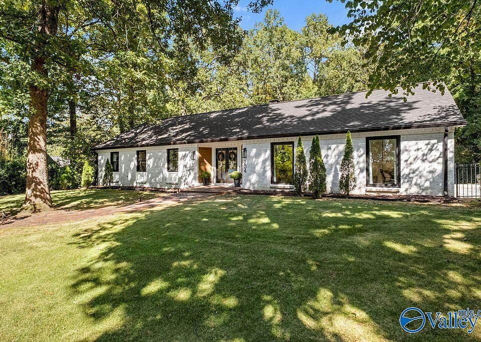 1st image of 204 Claremont Dr