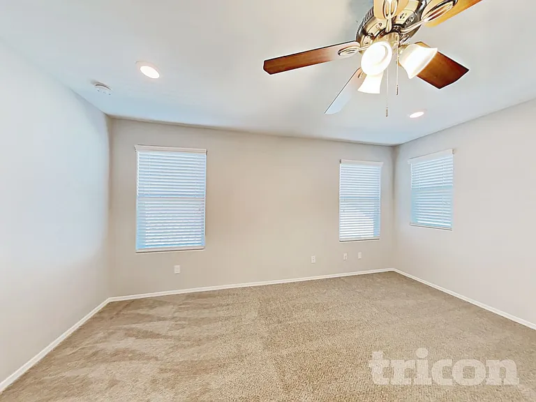 11690 N 166th Dr — Photo 7