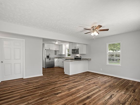 3rd image of 202 Fowler Ford Rd