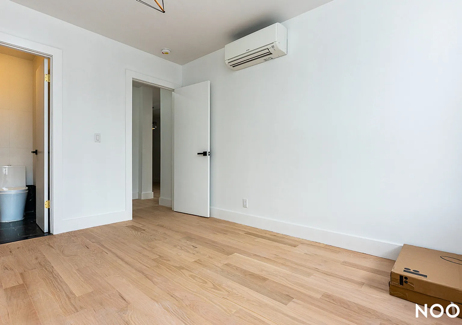 98 Moore Street — Photo 2