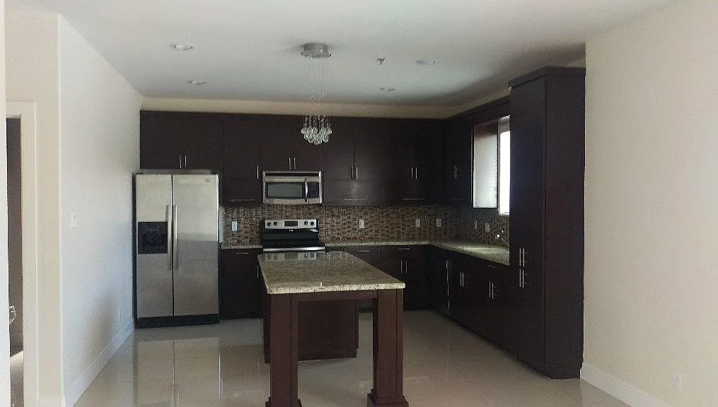 2 bed, 1351 sqft, $1,250 — Photo 2