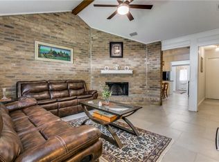 1616 Brown Trl, Hurst, TX 76054