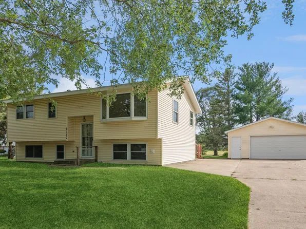 2120 Deerwood Ln NE, East Bethel, MN 55092