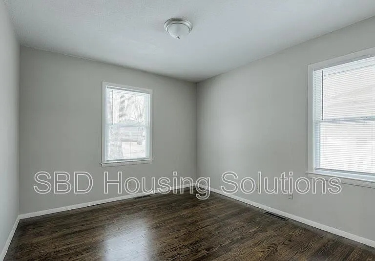 6103 E 120th Ter — Photo 9