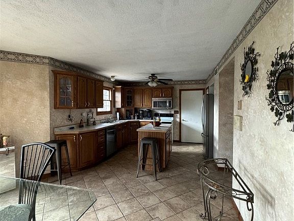 5th image of 50354 Hemingway Dr