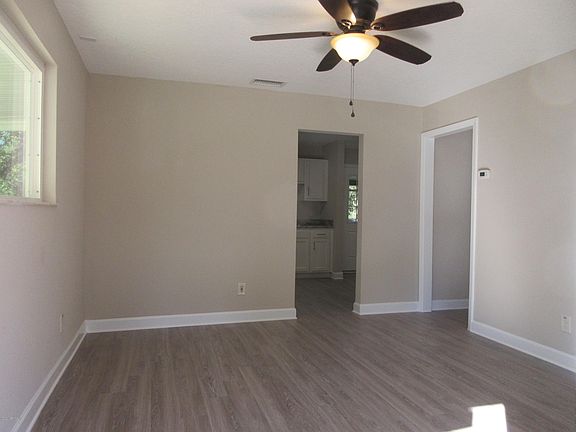 3rd image of 6975 Goldilocks Ln