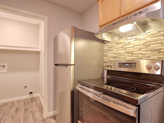 3rd image of 2221 Bowie Dr APT 15