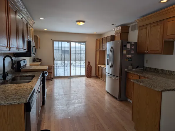 15983 Meadowood Ave, Southfield, MI 48076