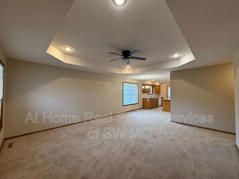3324A S Leawood Ave — Photo 4