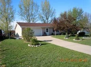 413 E Green Meadow Dr, Wautoma, WI 54982