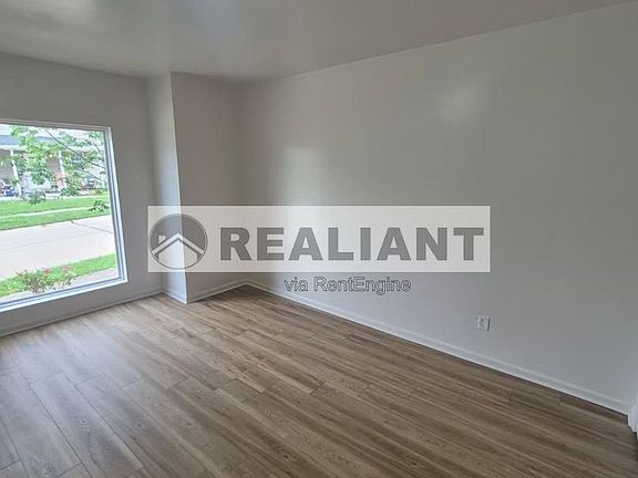 3rd image of 143 Kenton St
