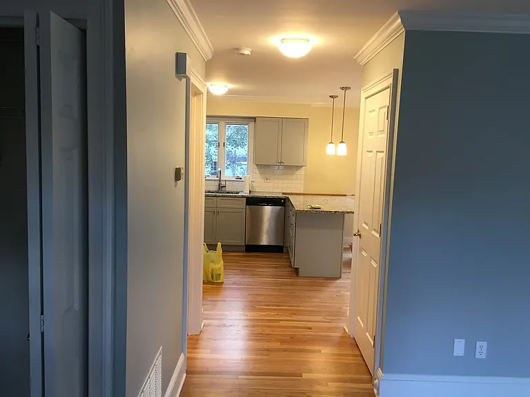 209 Hunyadi Ave — Photo 8
