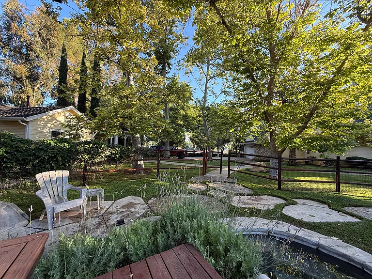 Read Rd — Photo 53